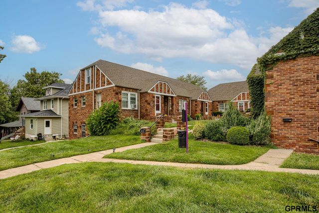 4178 Cass Street, Omaha, NE 68131