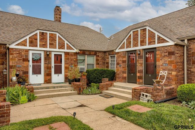 4178 Cass Street, Omaha, NE 68131