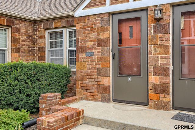 4178 Cass Street, Omaha, NE 68131