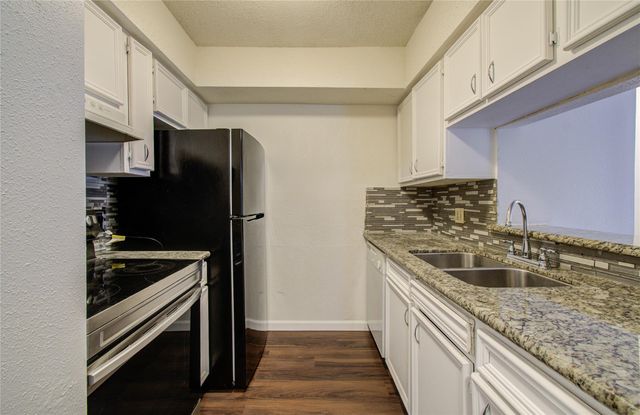 2800 Jeanetta Street 1015, Houston, TX 77063