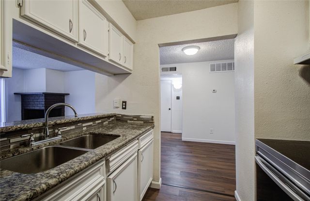 2800 Jeanetta Street 1015, Houston, TX 77063