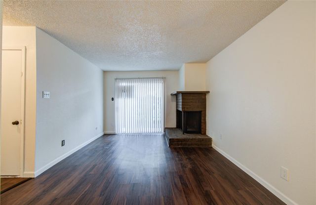 2800 Jeanetta Street 1015, Houston, TX 77063