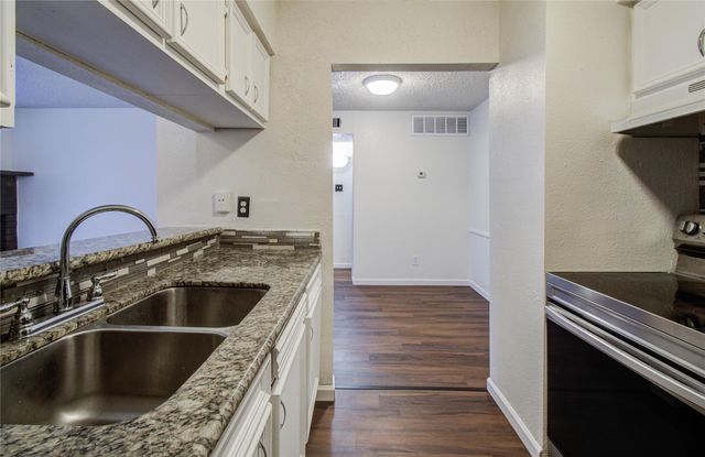 2800 Jeanetta Street 1015, Houston, TX 77063