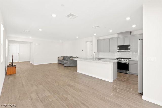 8321 Vanhoy Creek Street, Las Vegas, NV 89166