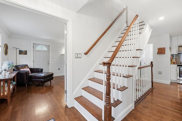 34 Amherst St, Worcester, MA 01602