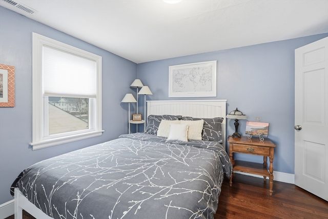 34 Amherst St, Worcester, MA 01602