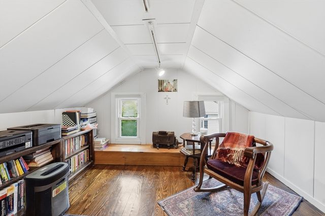 34 Amherst St, Worcester, MA 01602