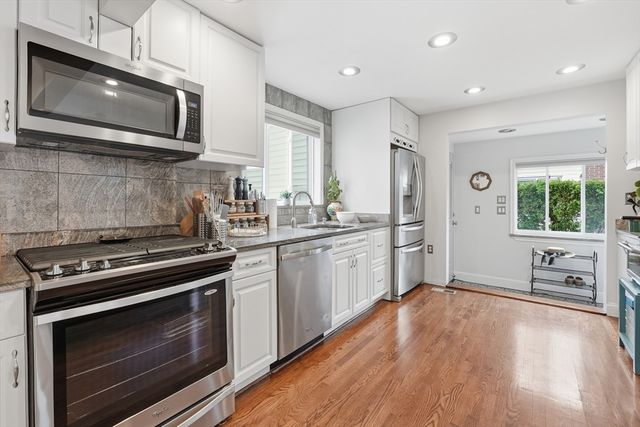 34 Amherst St, Worcester, MA 01602