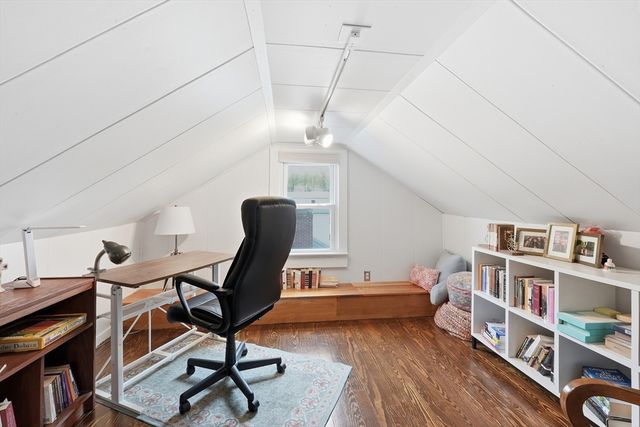 34 Amherst St, Worcester, MA 01602