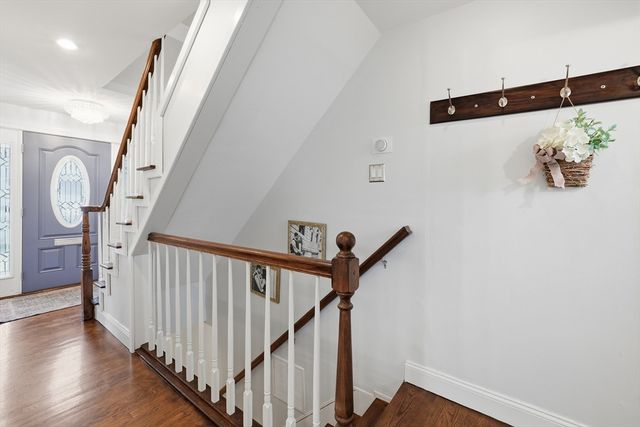 34 Amherst St, Worcester, MA 01602