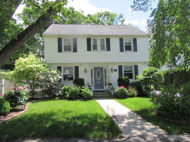 34 Amherst St, Worcester, MA 01602