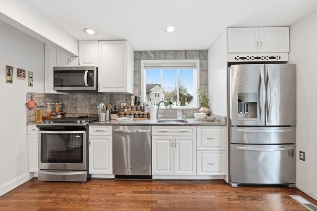 34 Amherst St, Worcester, MA 01602