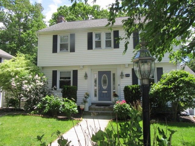 34 Amherst St, Worcester, MA 01602