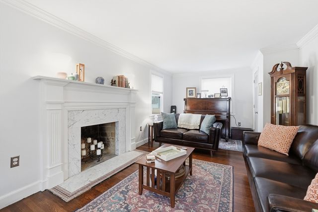 34 Amherst St, Worcester, MA 01602