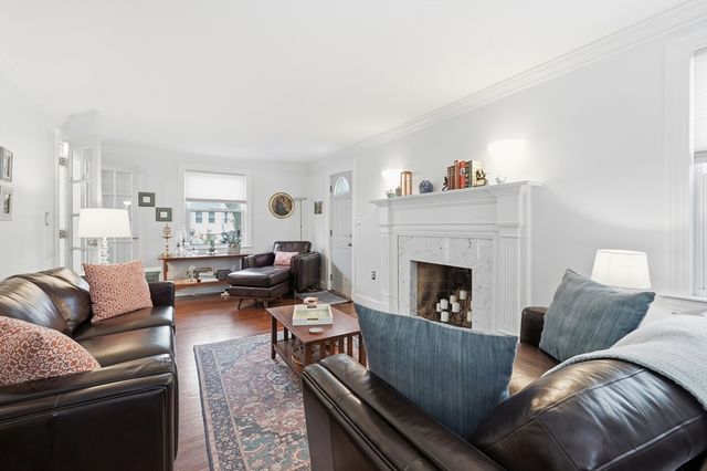 34 Amherst St, Worcester, MA 01602