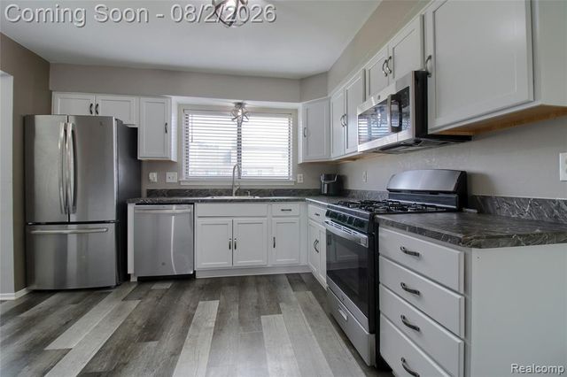 22171 Knollwood Drive, Flat Rock, MI 48134