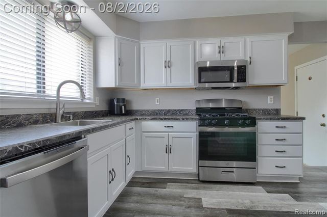 22171 Knollwood Drive, Flat Rock, MI 48134