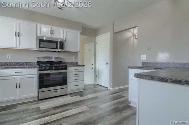 22171 Knollwood Drive, Flat Rock, MI 48134