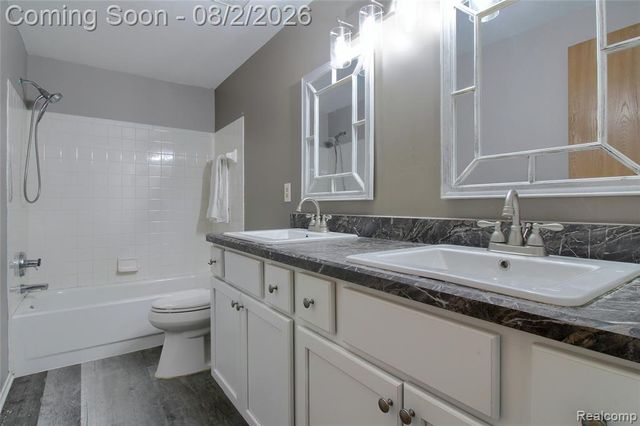 22171 Knollwood Drive, Flat Rock, MI 48134