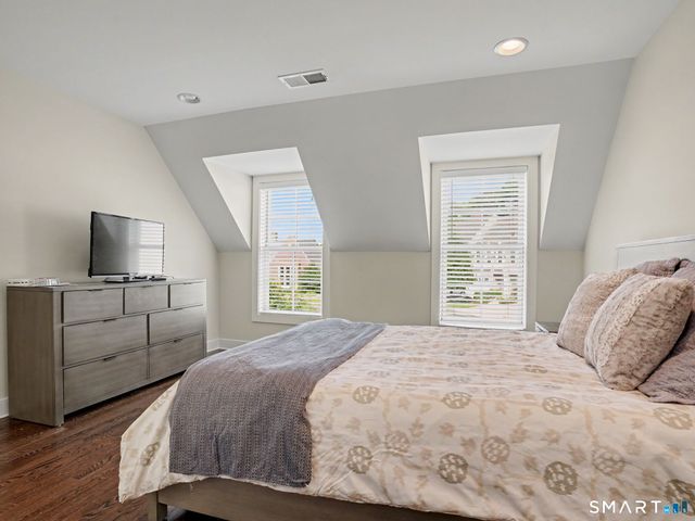 77 Havemeyer Lane 11, Stamford, CT 06902