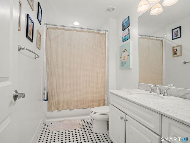 77 Havemeyer Lane 11, Stamford, CT 06902