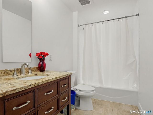 77 Havemeyer Lane 11, Stamford, CT 06902