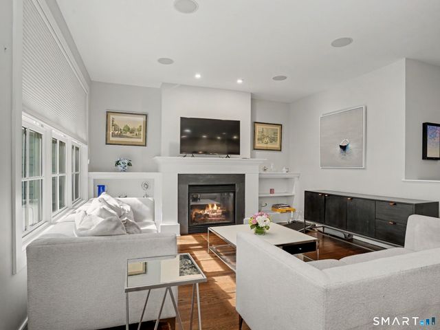 77 Havemeyer Lane 11, Stamford, CT 06902