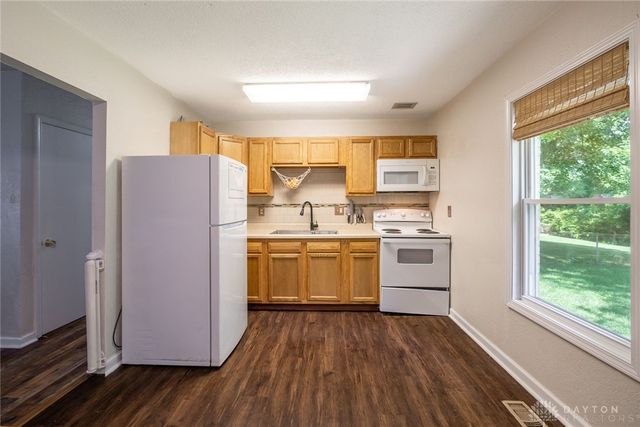 4381 Silverberry Avenue, Dayton, OH 45424