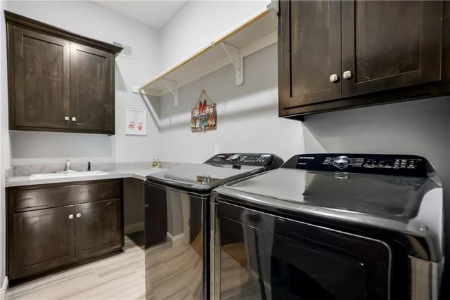 9804 W 163rd Street, Overland Park, KS 66085