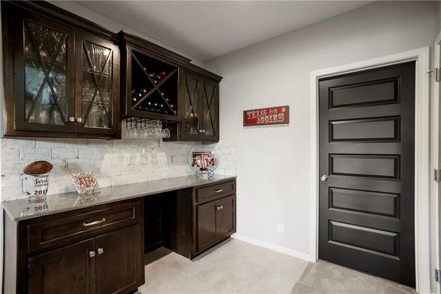 9804 W 163rd Street, Overland Park, KS 66085
