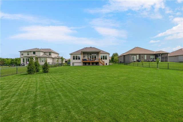 9804 W 163rd Street, Overland Park, KS 66085