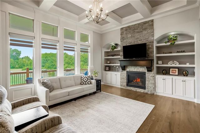 9804 W 163rd Street, Overland Park, KS 66085