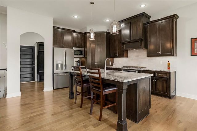 9804 W 163rd Street, Overland Park, KS 66085