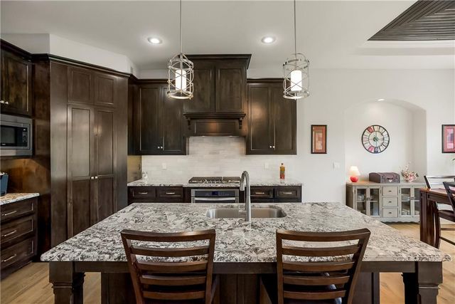 9804 W 163rd Street, Overland Park, KS 66085