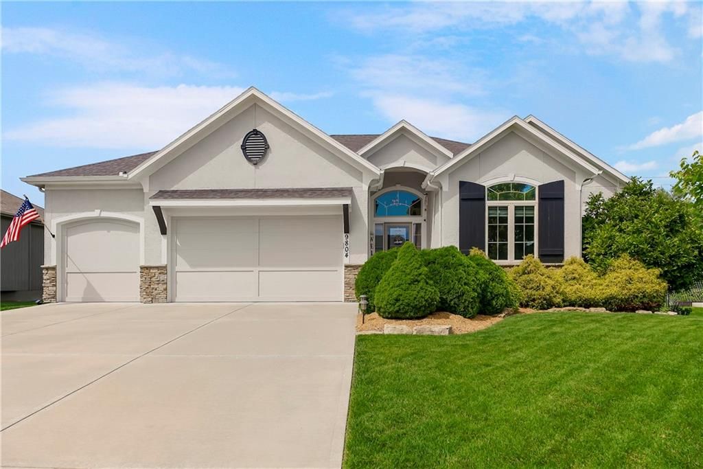 9804 W 163rd Street, Overland Park, KS 66085