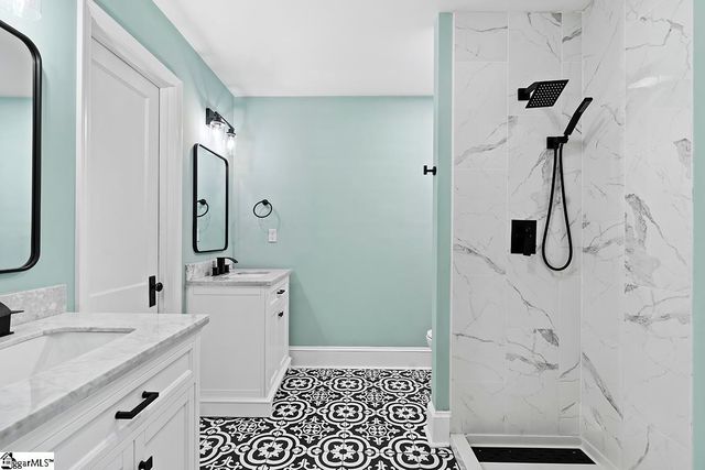 501 N Adair Street, Clinton, SC 29325