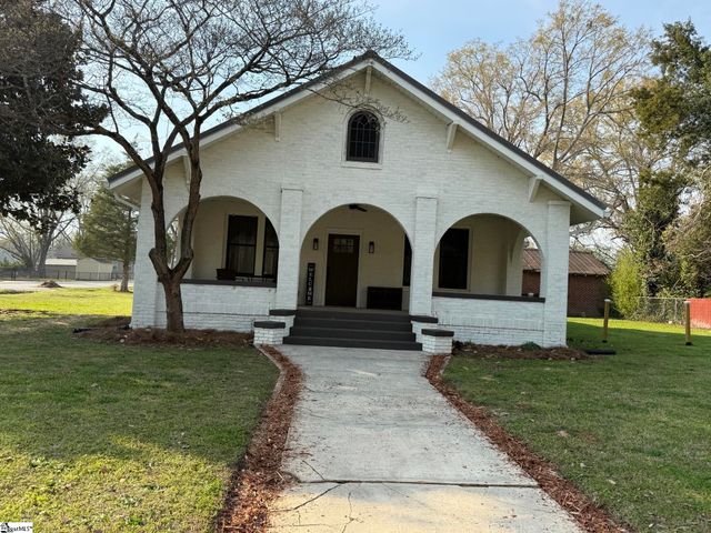 501 N Adair Street, Clinton, SC 29325