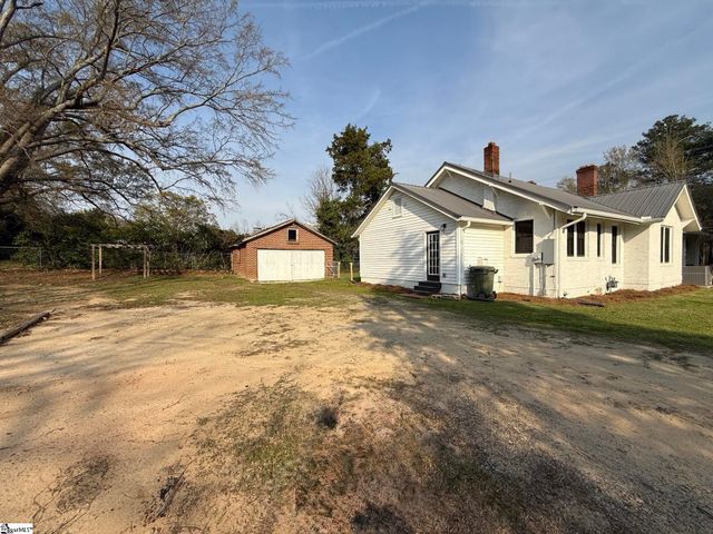 501 N Adair Street, Clinton, SC 29325