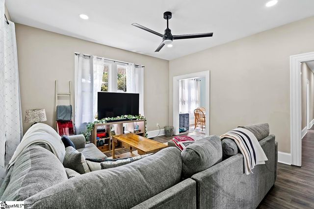 501 N Adair Street, Clinton, SC 29325