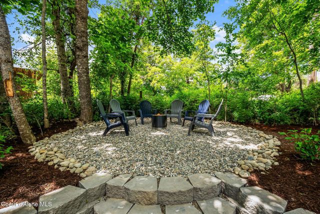 306 Eskridge Place, Dover, ID 83825