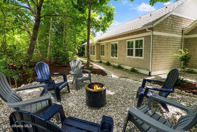 306 Eskridge Place, Dover, ID 83825