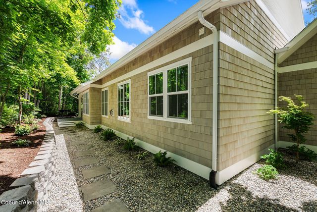 306 Eskridge Place, Dover, ID 83825