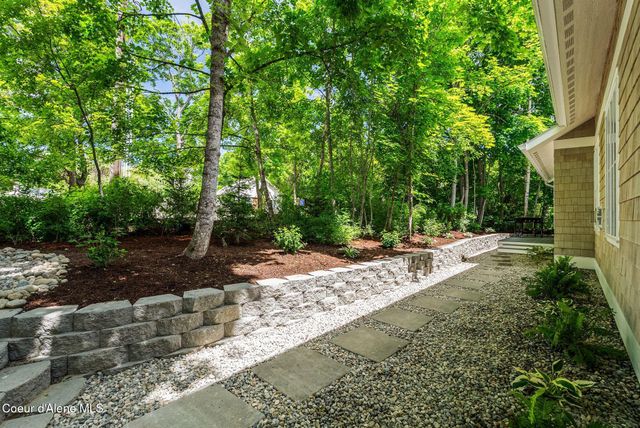 306 Eskridge Place, Dover, ID 83825