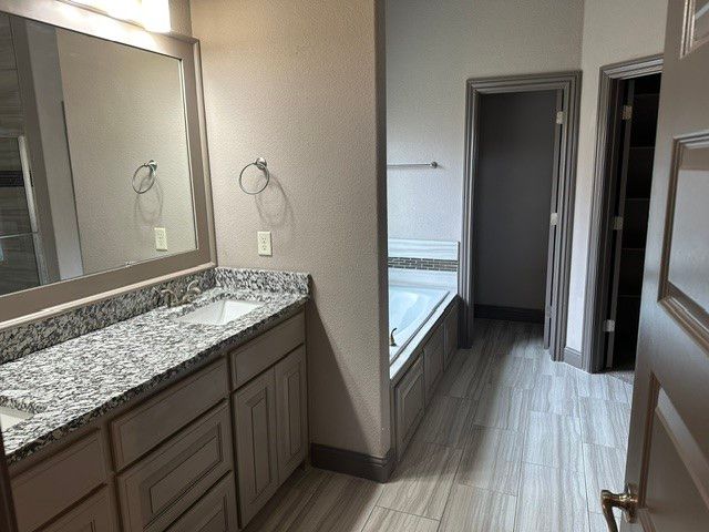 940 Sunset Lane, Centerton, AR 72719