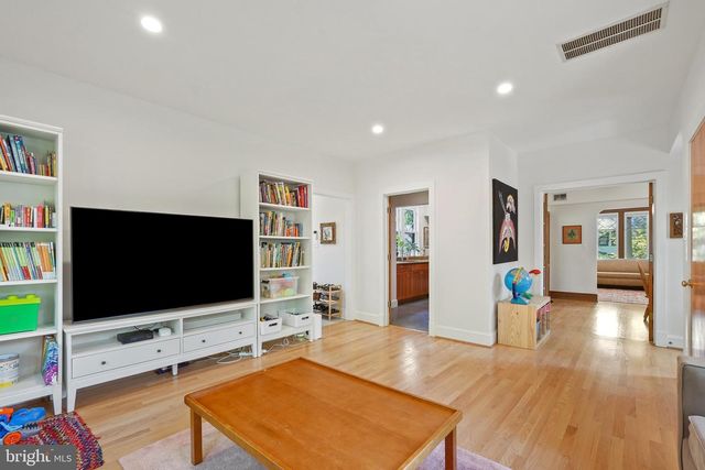 7216 WILLOW AVE, Takoma Park, MD 20912