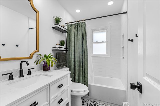 159 Nassau Avenue, West Babylon, NY 11704