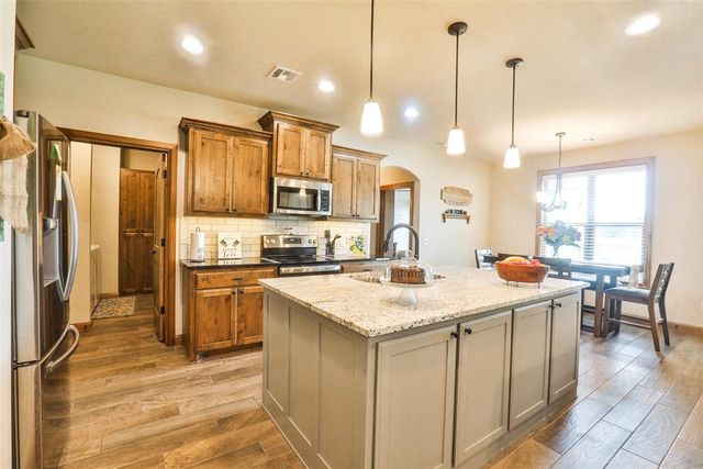 2103 E Sooner Road, Tuttle, OK 73089