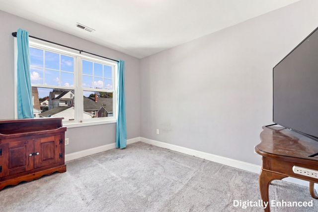 9 Mcguigan Circle, Lowell, MA 01852