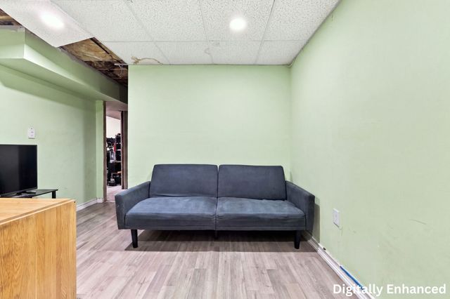 9 Mcguigan Circle, Lowell, MA 01852