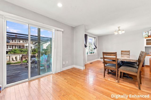 9 Mcguigan Circle, Lowell, MA 01852